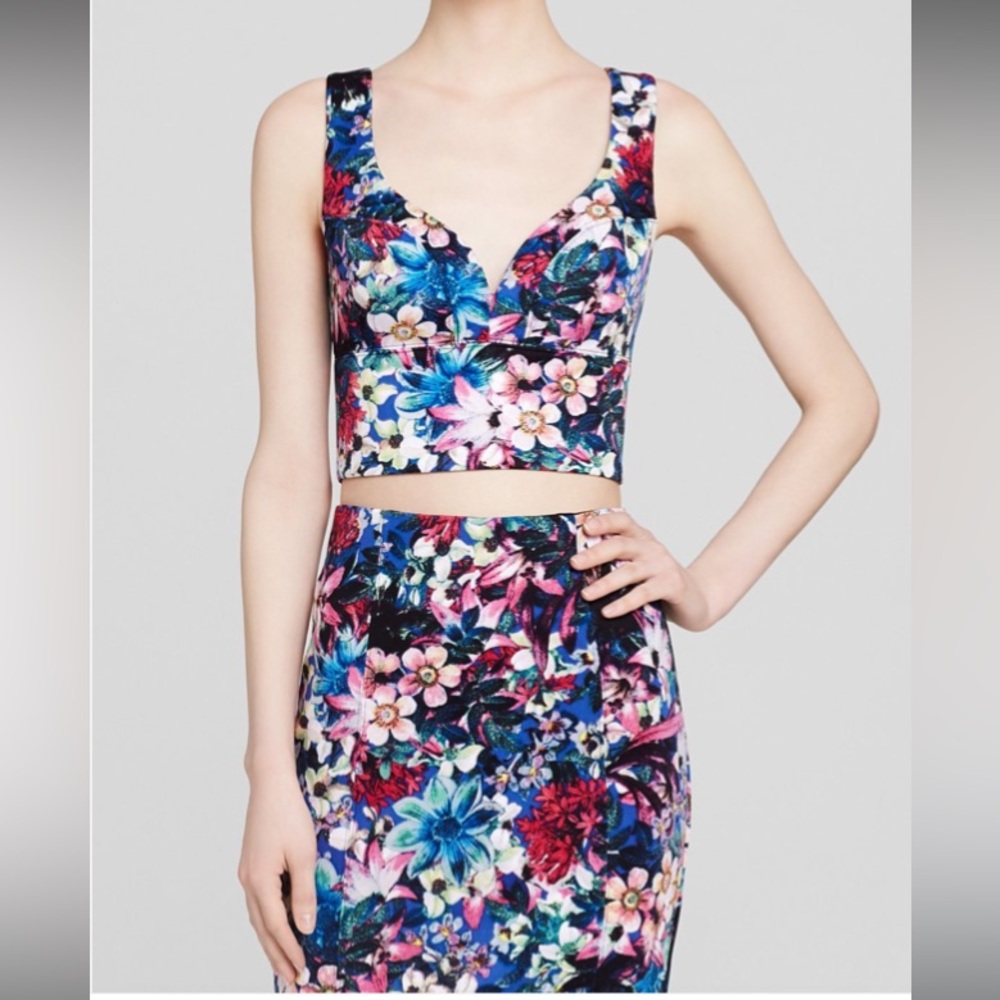 Guess 2 piece set floral crop top tank and pencil skirt size XS Extra Small
